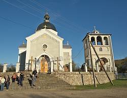 Церква св.Миколая у Розгірче. Фасад