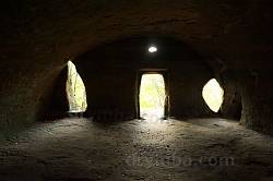Скальный монастырь в Розгирче. В нижней пещере
