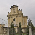 Комплекс костелу Воздвиження Чесного Хреста у Берездівцях