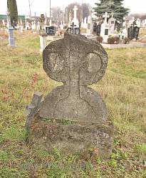 Развадов. Старинный крест на кладбище