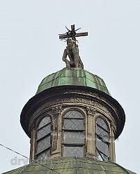 Часовня Боимов. Фигура Христа Скорбящего на верхушке купола