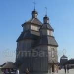 Реконструкція козацької церкви на Хортиці
