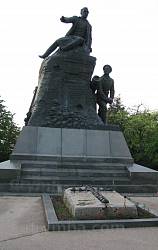 Пам'ятник генералу Корнілову