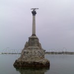 Пам'ятник затопленим кораблям у Севастополі