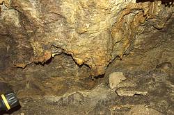 Стены гипсовой пещеры Вертеба