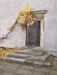 Свиржский замок. Дверь с ренессансным порталом