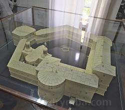 Макет Бережанского замка