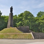 Могила та пам'ятник на Тарасовій горі