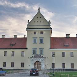 Фасад Жовківського замку