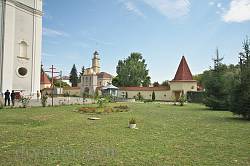 Двор монастыря