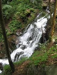 Водоспад Шипіт біля підніжжя Боржави