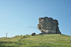 Підкамінь. Скеля "Камінь" та козацький цвинтар