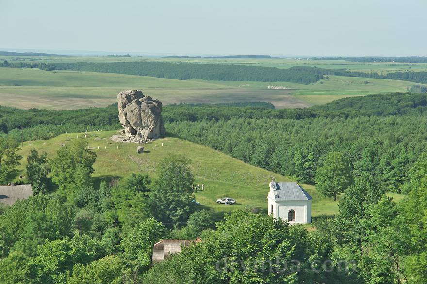 Підкамінь. Вид на Камінь із монастиря