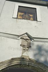 Фрагмент въездных ворот монастыря в Подкамне