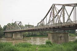 Опоры моста с отметками уровня