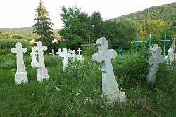 Старое кладбище в селе Лука