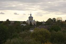 Вид на церкву св. Ольги від церкви Собору Богородиці