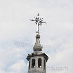 Маківка вежі з хрестом