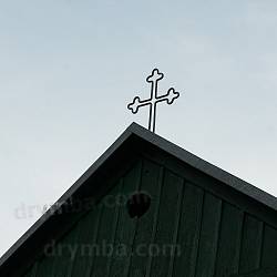 Хрест на фронтоні