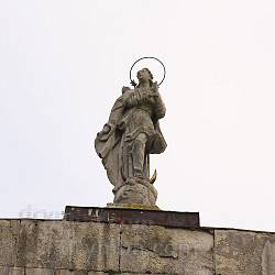 Фигура Пресвятой Богородицы на колокольне