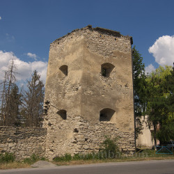 Восточная башня