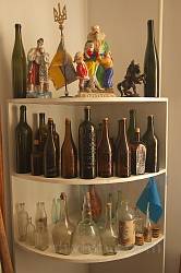 Коллекция старинных бутылок