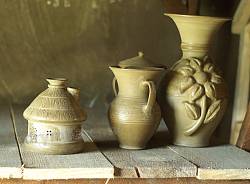 Декоративные вазы и подсвечник