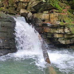 Водопад "У Пасеки" неподалеку от села Кричка