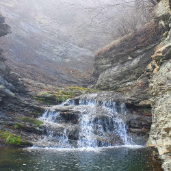 Заречанский водопад. Вид спереди