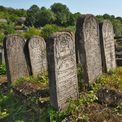 Еврейское кладбище - коркут (поселок Скала-Подольская, Тернопольская обл.)