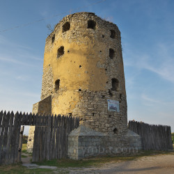 Скала-Подольский замок. Пороховая башня