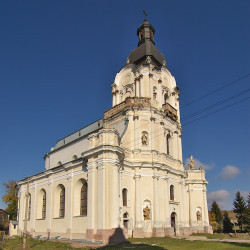Костел Пресвятой Троицы в Микулинцах