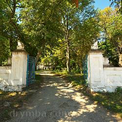 Въездные ворота имения Козебродских