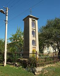 Часовня-колонна в селе Залавье
