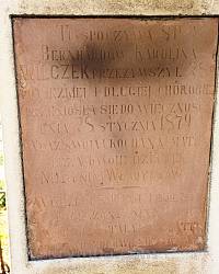 Таблиця на могилі Кароліни Вільчек
