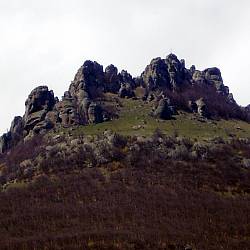Крим. Гірський масив Демерджі (південна частина)